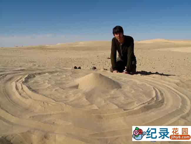 BBC探索宇宙纪录片《太阳系的奇迹 Wonders Of The Solar System》全5集720P/1080i高清纪录片资源百度云盘下载插图2 BBC探索宇宙纪录片《太阳系的奇迹 Wonders Of The Solar System》全5集720P/1080i高清纪录片资源百度云盘下载