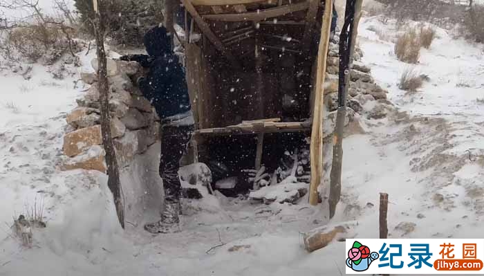 徒手搭建末日避难所系列纪录片《庇护所与暴风雪》全1集原版无字 4K高清自媒体解说素材百度云盘下载插图 徒手搭建末日避难所系列纪录片《庇护所与暴风雪》全1集原版无字 4K高清自媒体解说素材百度云盘下载