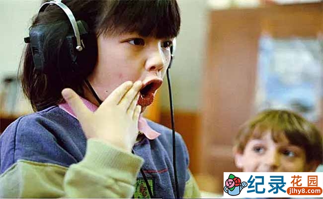 关爱聋哑人纪录片《无声国度 Le pays des sourds》全1集中字 纪录片资源百度云盘下载 标清 /AVI/1.17G插图 关爱聋哑人纪录片《无声国度 Le pays des sourds》全1集中字 纪录片资源百度云盘下载 标清 /AVI/1.17G