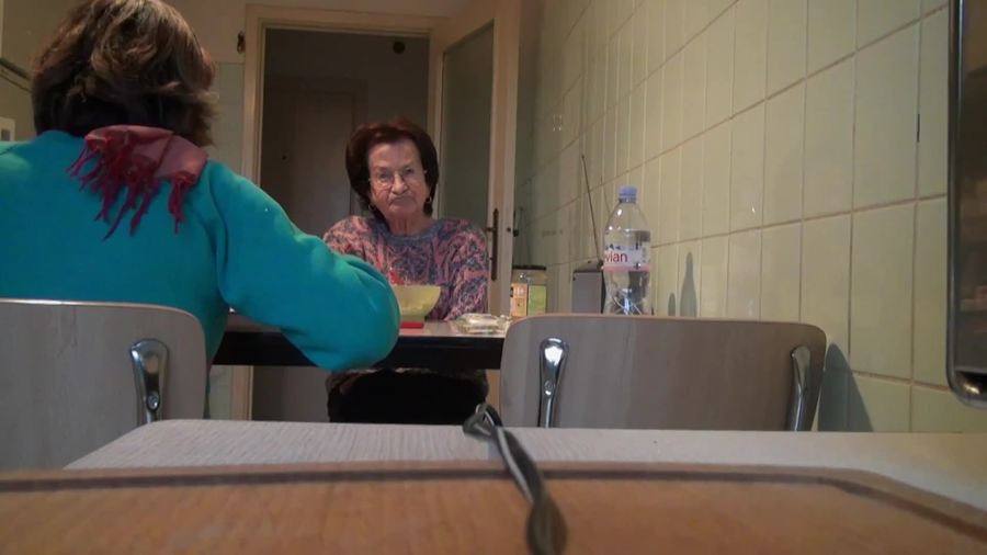 非家庭电影 No Home Movie