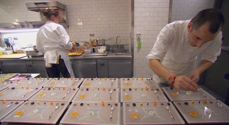 碟碟相传 Spinning Plates