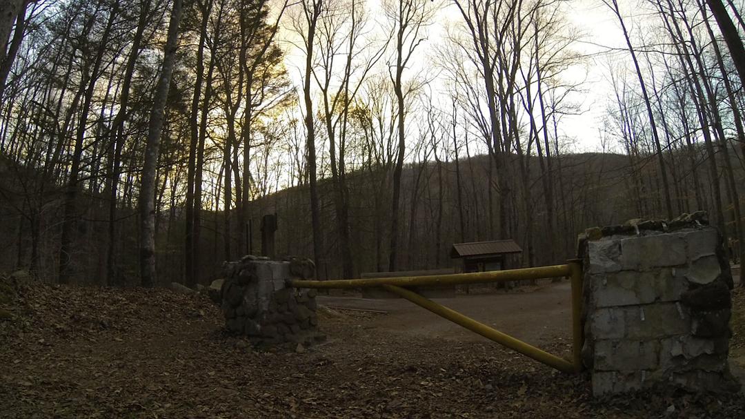 巴克利超级马拉松:测试年轻人极限的赛事 The Barkley Marathons: The Race That Eats Its Young