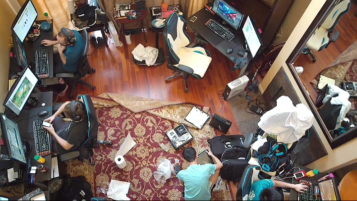 专业玩家 All Work All Play