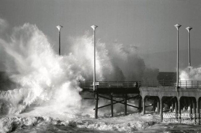 大自然发威时:水、火、土 Against the Elements