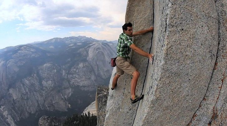 孤身绝壁 Alone On The Wall