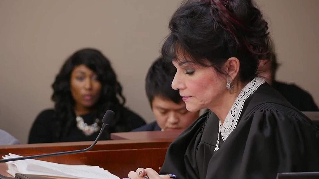 在金牌的核心:美国体操丑闻 At the Heart of Gold: Inside the USA Gymnastics Scandal