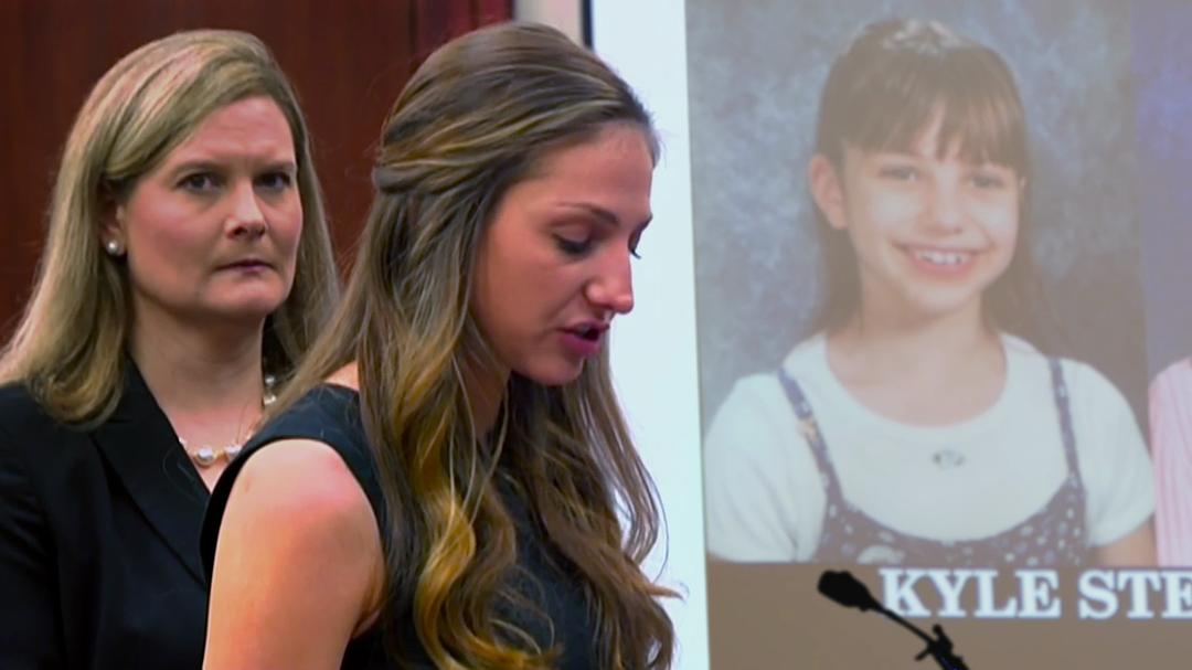 在金牌的核心:美国体操丑闻 At the Heart of Gold: Inside the USA Gymnastics Scandal