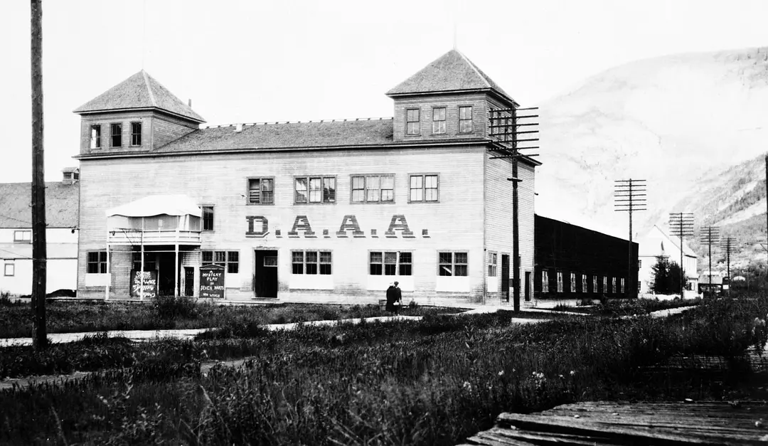 道森市:冰封时光 Dawson City: Frozen Time