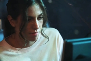 惊悚电影《杀手继母》恐怖惊悚电影影视解说自媒体素材文案/片源下载插图 惊悚电影《杀手继母》恐怖惊悚电影影视解说自媒体素材文案/片源下载