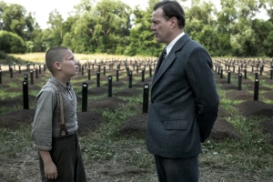 剧情电影《八月的雾》恐怖惊悚电影影视解说自媒体素材文案/片源下载插图 剧情电影《八月的雾》恐怖惊悚电影影视解说自媒体素材文案/片源下载