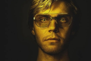 美剧《怪物:杰夫瑞·达莫的故事 第一季》10集电视剧恐怖惊悚电影影视解说自媒体素材文案/片源下载插图 美剧《怪物:杰夫瑞·达莫的故事 第一季》10集电视剧恐怖惊悚电影影视解说自媒体素材文案/片源下载