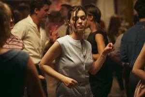 剧情电影《正发生》恐怖惊悚电影影视解说自媒体素材文案/片源下载插图 剧情电影《正发生》恐怖惊悚电影影视解说自媒体素材文案/片源下载