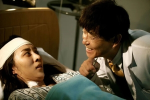 惊悚电影《医生》恐怖惊悚电影影视解说自媒体素材文案/片源下载插图 惊悚电影《医生》恐怖惊悚电影影视解说自媒体素材文案/片源下载