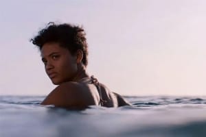 恐怖电影《荒岛甜心》恐怖惊悚电影影视解说自媒体素材文案/片源下载插图 恐怖电影《荒岛甜心》恐怖惊悚电影影视解说自媒体素材文案/片源下载