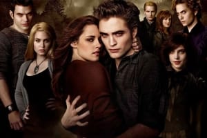 奇幻电影《暮光之城2:新月》恐怖惊悚电影影视解说自媒体素材文案/片源下载插图 奇幻电影《暮光之城2:新月》恐怖惊悚电影影视解说自媒体素材文案/片源下载