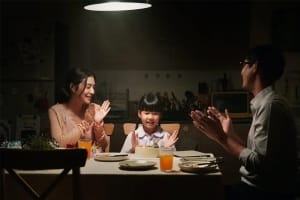 惊悚电影《祭屋出租》恐怖惊悚电影影视解说自媒体素材文案/片源下载插图 惊悚电影《祭屋出租》恐怖惊悚电影影视解说自媒体素材文案/片源下载