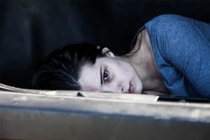 剧情电影《负载》恐怖惊悚电影影视解说自媒体素材文案/片源下载插图 剧情电影《负载》恐怖惊悚电影影视解说自媒体素材文案/片源下载