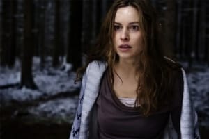 悬疑电影《不准忘了我》恐怖惊悚电影影视解说自媒体素材文案/片源下载插图 悬疑电影《不准忘了我》恐怖惊悚电影影视解说自媒体素材文案/片源下载