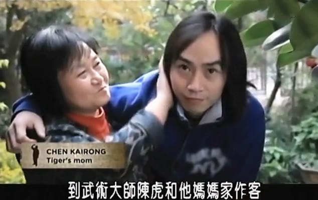 古怪食物 第一季 Bizarre Foods with Andrew Zimmern Season 1插图1 古怪食物 第一季 Bizarre Foods with Andrew Zimmern Season 1