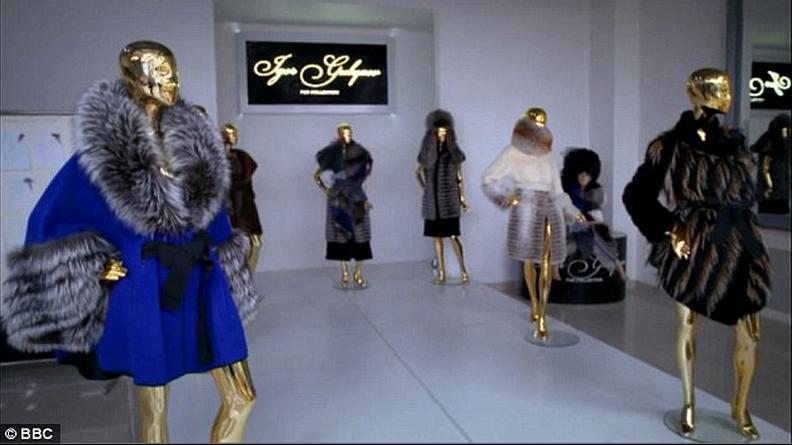 揭秘亿万富豪的衣橱 Inside the Billionaire&#x27;s Wardrobe