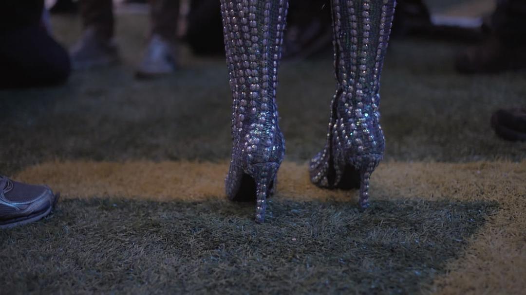 嘎嘎：五尺二寸 GAGA: Five Foot Two