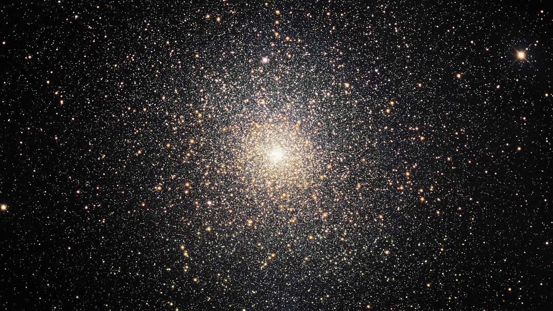 仰望夜空 The Sky At Night