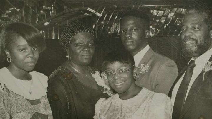 坚强之岛 Strong Island