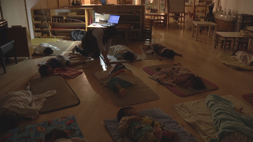 纪实72小时 福冈中洲 深夜里的幼儿园 ドキュメント72時間 福岡・中洲 真夜中の保育園