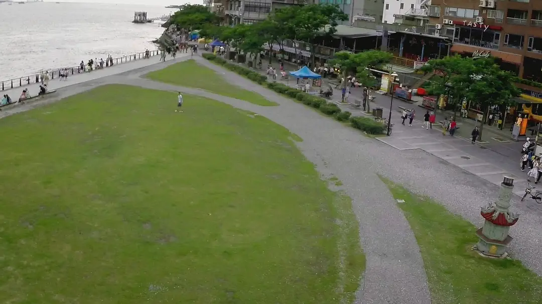 他们在岛屿写作：东西 他們在島嶼寫作：東西