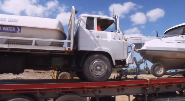 卡车游内陆 第4季 Outback Truckers