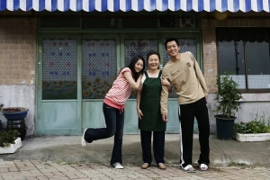 剧情电影《向日葵》恐怖惊悚电影影视解说自媒体素材文案/片源下载