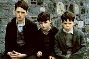 剧情电影《安琪拉的灰烬》恐怖惊悚电影影视解说自媒体素材文案/片源下载