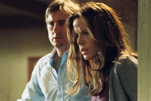 悬疑电影《针孔旅馆》恐怖惊悚电影影视解说自媒体素材文案/片源下载