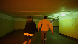 相爱的情侣拥吻人物视频素材