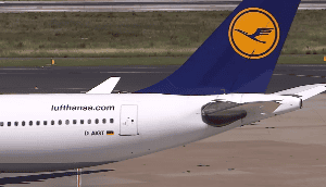 德国汉莎航空飞机整机拍摄过程视频素材