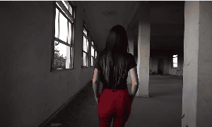 长发高挑美女回头人物视频素材