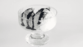 白色冰淇淋球短视频素材