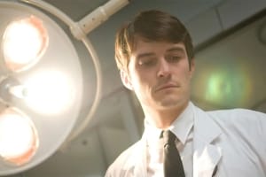 剧情电影《好医生》恐怖惊悚电影影视解说自媒体素材文案/片源下载