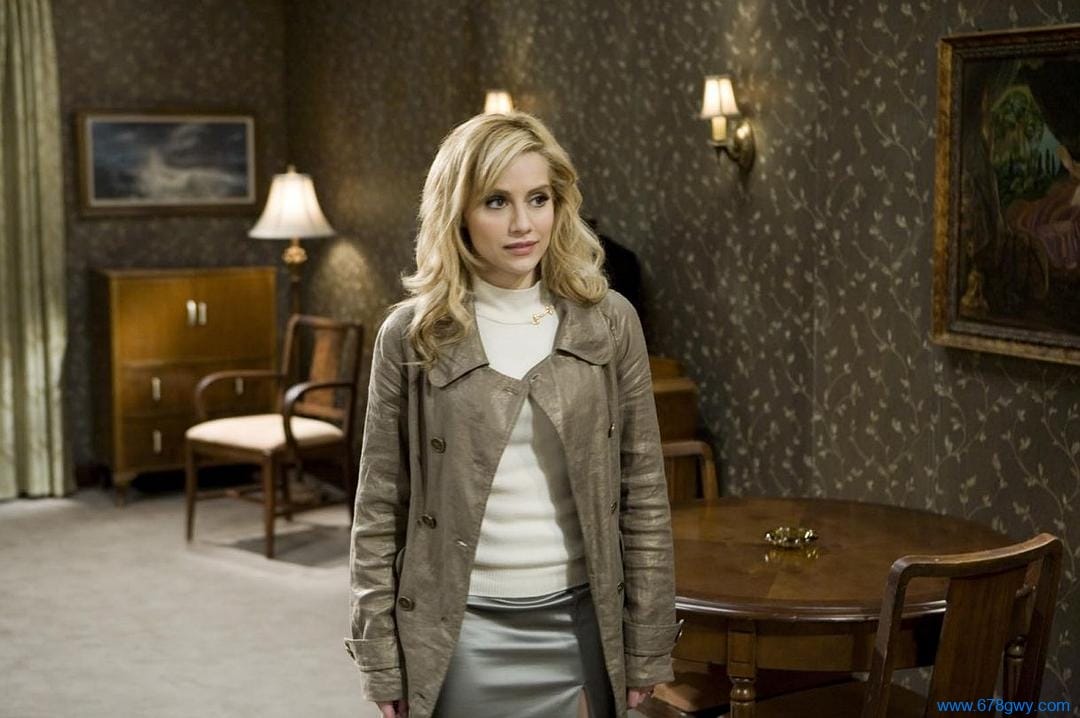 悬疑电影《旅馆大堂对面》解说文案及全剧下载