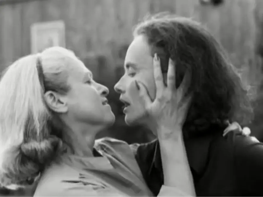 艾蒂与茜雅：漫长婚约 Edie &amp; Thea: A Very Long Engagement