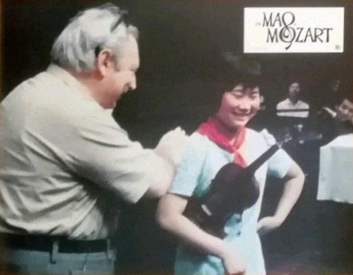 从毛泽东到莫扎特 From Mao to Mozart: Isaac Stern in China