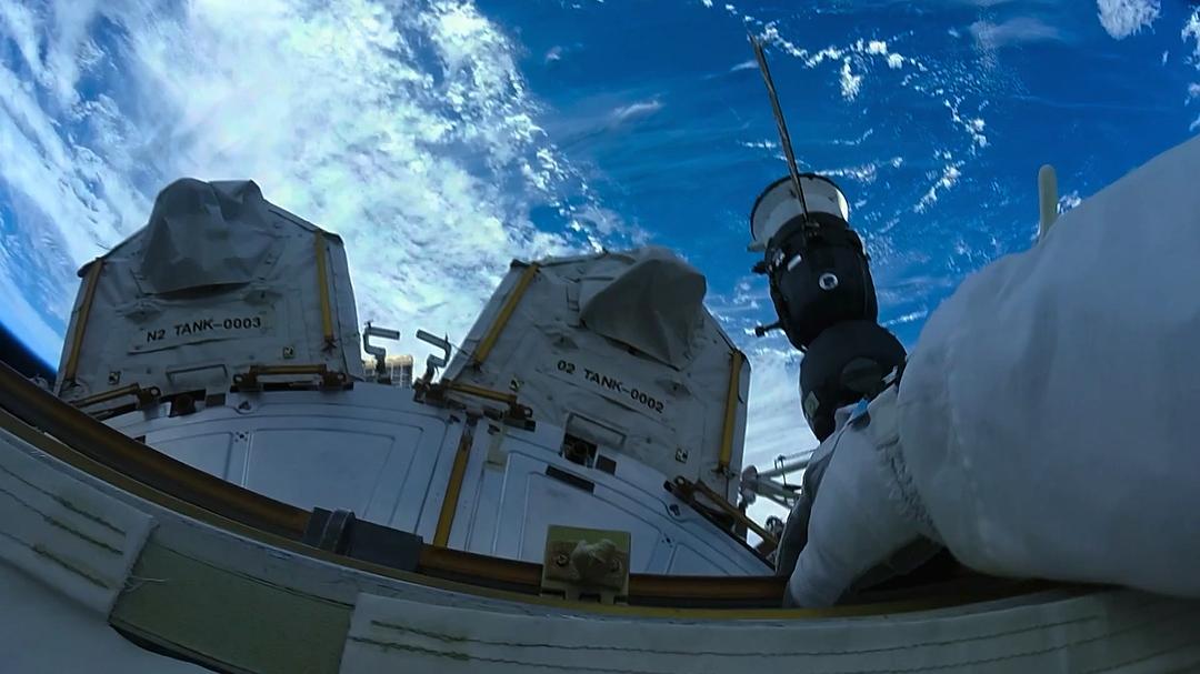 群星之间 Among the Stars