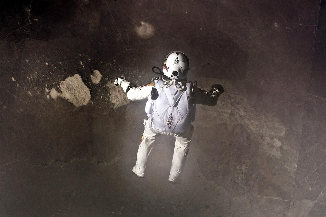 太空跳跃 Space Dive