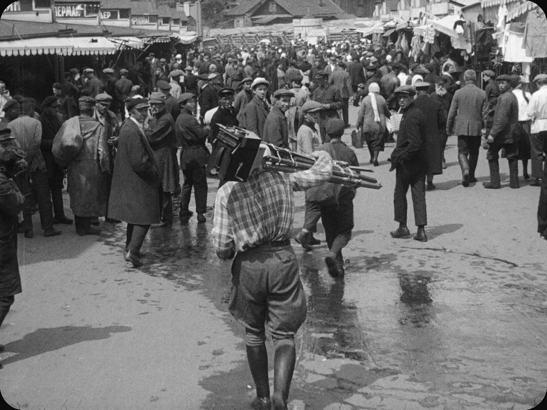 持摄影机的人 Человек с Киноаппаратом