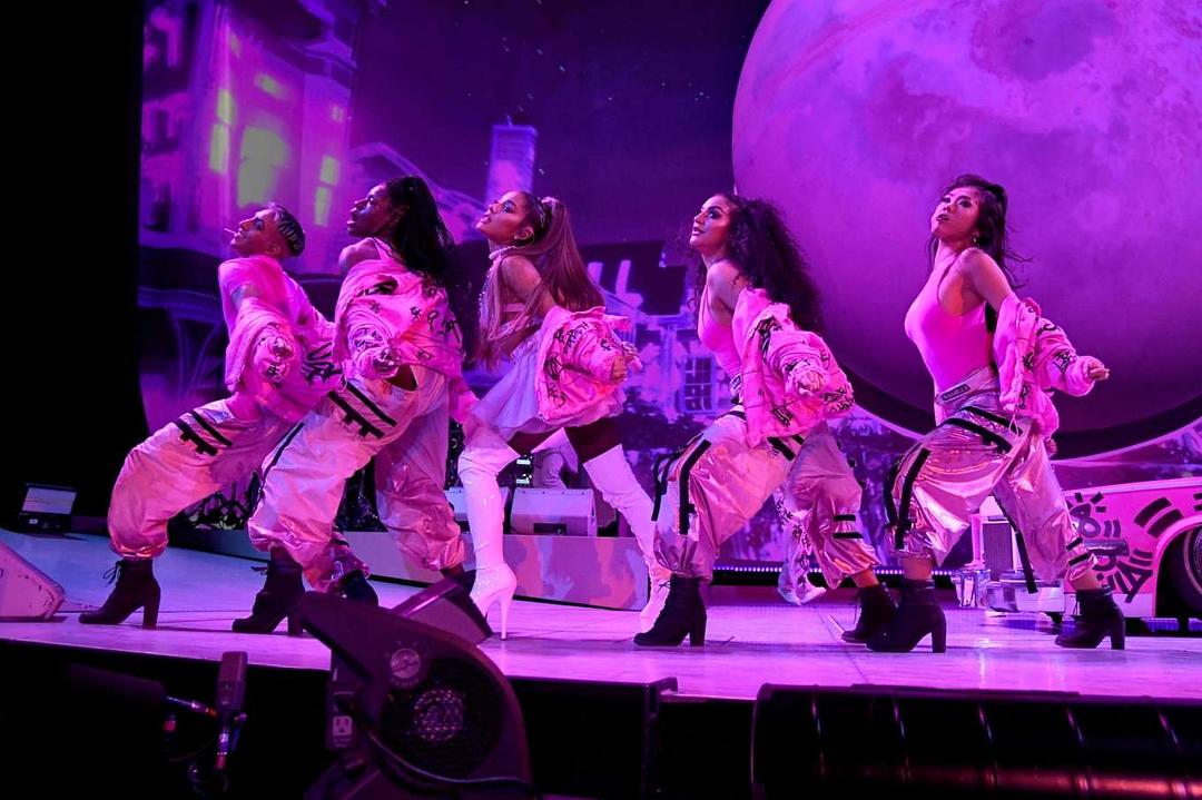 爱莉安娜·格兰德：嗨，我爱你 Ariana Grande: Excuse Me, I Love You