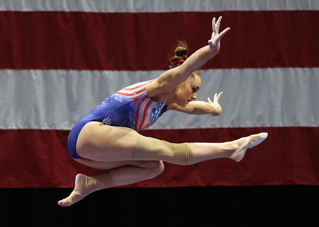 吹哨人：美国体操队性侵丑闻追踪 Athlete A