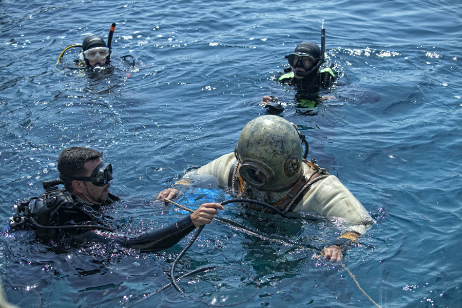 世界上第一台计算机 The World's First Computer