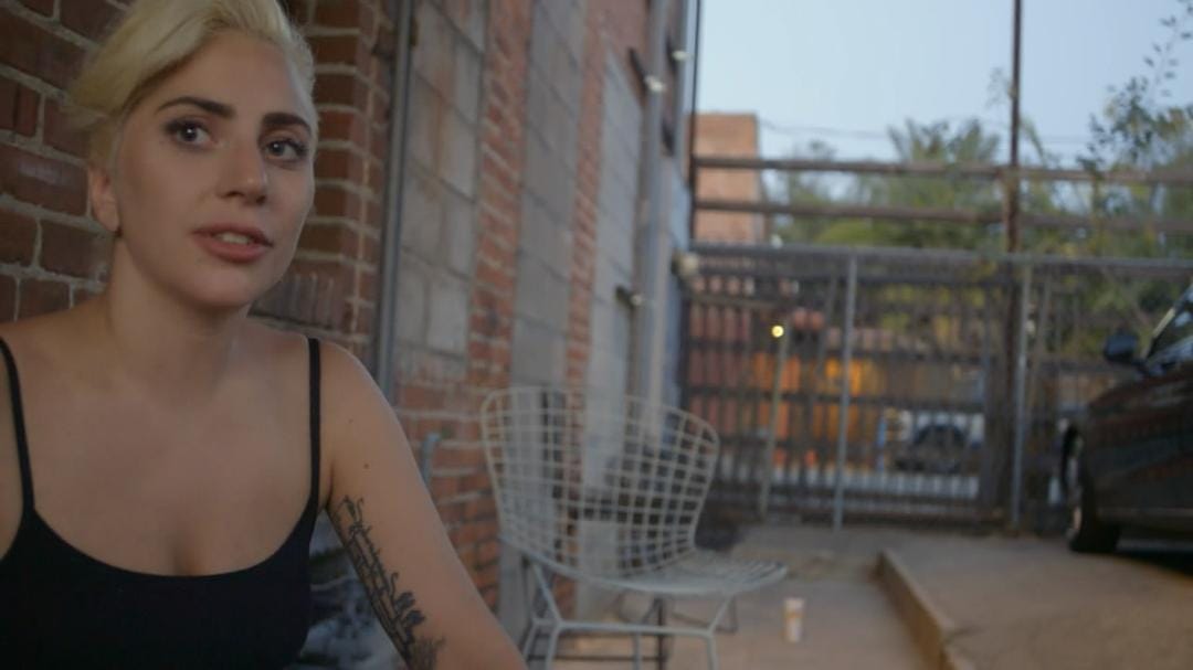 嘎嘎：五尺二寸 GAGA: Five Foot Two