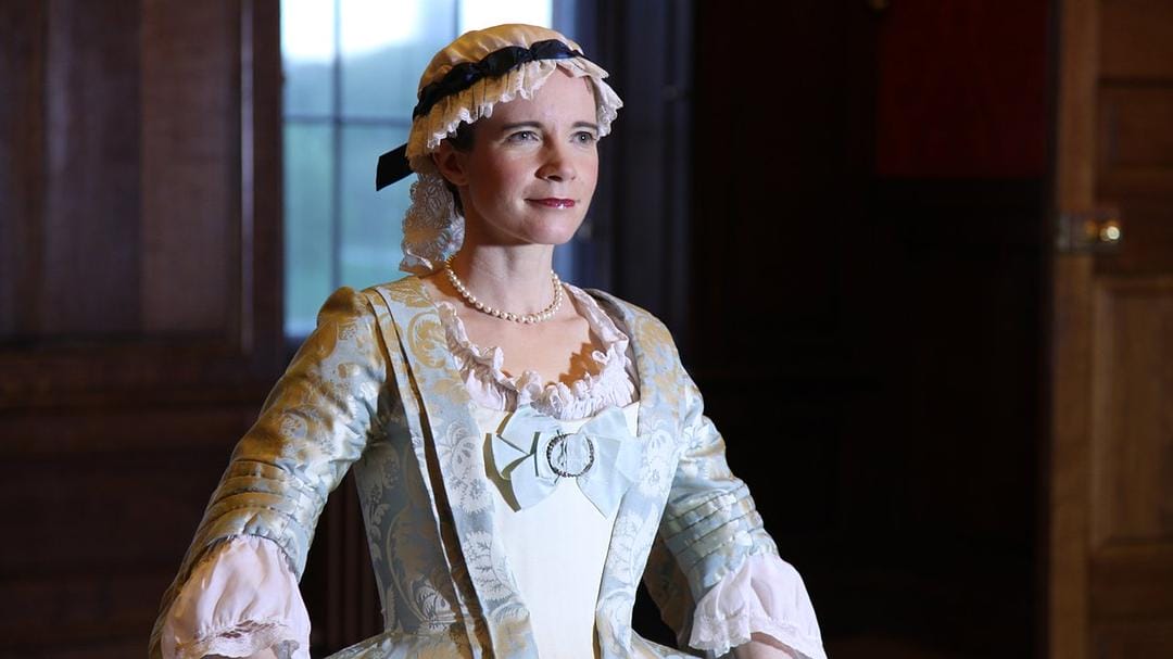 露西·沃斯利之皇家衣橱的故事 Tales from the Royal Wardrobe