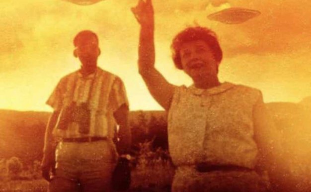 探索频道宇宙离奇事件纪录片《外星人绑架案 Alien Abduction: Betty and Barney Hill》全1集中字 纪录片资源百度云盘下载 1080P/MKV/5.22G